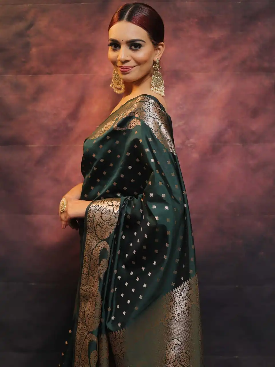 MS 443 Green Color Soft Lichi Silk Beautiful Rich Pallu All Over Saree Casual, Party Wear, Wedding, Events, Etc. Expected Delivery 4-6 Working Days 1399/- | Designer Sarees, Sarees, Bollywood Sarees, Creative Sarees, Embroidered Sarees, Ethnic Saree, Modern Digital sarees, Party Wear Sarees