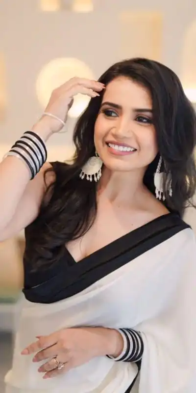 JM Ankita Lokhande White Color Heavy Japan Satin Less Border Work Saree , Party Wear, Events, Festivals Expected Delivery 4-6 Working Days 1399 /- | Designer Sarees, Sarees, Bollywood Sarees, Creative Sarees, Embroidered Sarees, Ethnic Saree, Modern Digital sarees, Party Wear Sarees