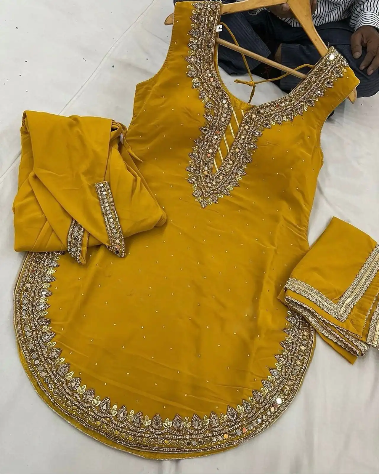 SRK 5138 Yellow Color Pure Chinnon Embroidery Diamond Salwar Suit Wedding, Party, Festive, Events Expected Delivery 4-6 Working Days @ 1949/- | Jump Suits, Salwar suit, Casual Suits, Creative suits, Designer Suits, Palazzo Suits, Party Wear Suits, Patiala Suits, Straight Suits