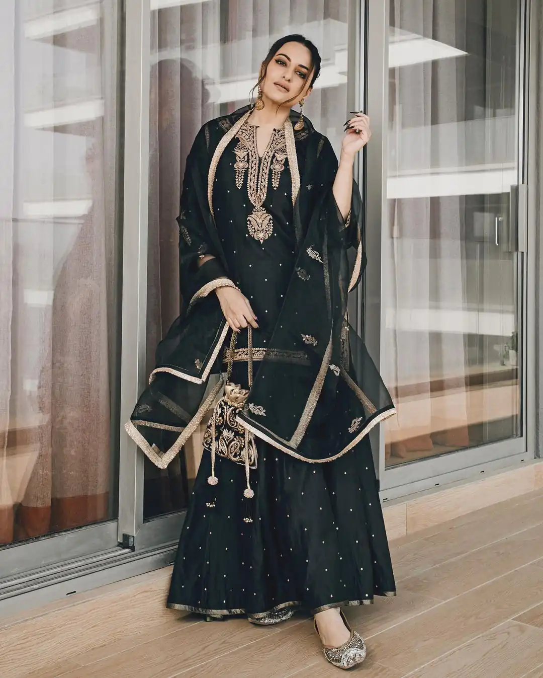 SRK 5160 Black Color Pure Chinnon Silk Embroidery Coding Dori Salwar Suit Wedding, Party, Festive, Events Expected Delivery 4-6 Working Days @ 1899/- | Jump Suits, Salwar suit, Casual Suits, Creative suits, Designer Suits, Palazzo Suits, Party Wear Suits, Patiala Suits, Straight Suits
