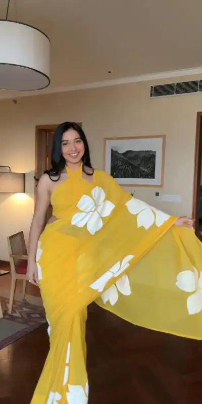  SC 264 Yellow Color Pure Soft Georgette Silk Design All Over Saree , Party Wear, Events, Festivals Expected Delivery 4-6 Working Days 1599/- | Designer Sarees, Sarees, Bollywood Sarees, Creative Sarees, Embroidered Sarees, Ethnic Saree, Modern Digital sarees, Party Wear Sarees