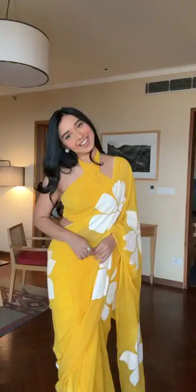 SC 264 Yellow Color Pure Soft Georgette Silk Design All Over Saree , Party Wear, Events, Festivals Expected Delivery 4-6 Working Days 1599/- | Designer Sarees, Sarees, Bollywood Sarees, Creative Sarees, Embroidered Sarees, Ethnic Saree, Modern Digital sarees, Party Wear Sarees