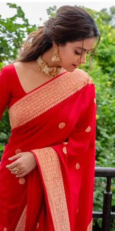 DDF Bela Red Color Soft Lichi Silk Ordinary Design Saree Casual, Party Wear, Events, Festivals Etc. Expected Delivery 4-6 Working Days 1349/- Only | Designer Sarees, Embroidered Sarees, Sarees, Bollywood Sarees, Creative Sarees, Ethnic Saree, Modern Digital sarees, Party Wear Sarees