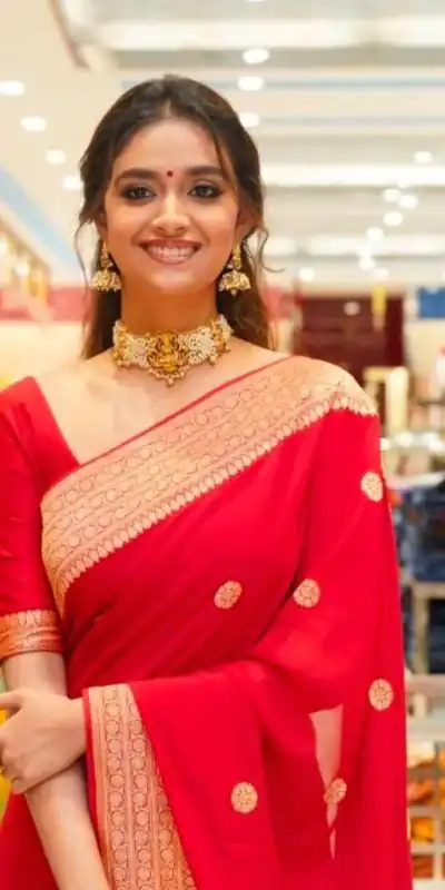 DDF Bela Red Color Soft Lichi Silk Ordinary Design Saree Casual, Party Wear, Events, Festivals Etc. Expected Delivery 4-6 Working Days 1349/- Only | Designer Sarees, Embroidered Sarees, Sarees, Bollywood Sarees, Creative Sarees, Ethnic Saree, Modern Digital sarees, Party Wear Sarees