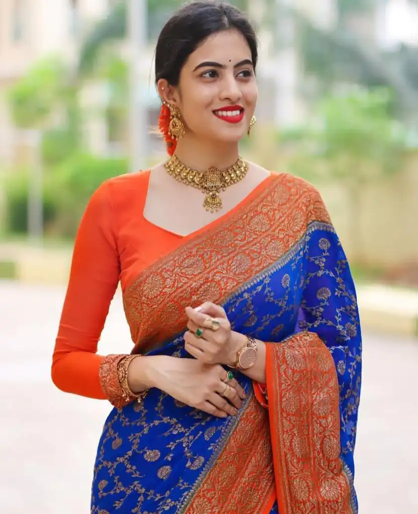 ES 8153 Blue Color Soft Lichi Silk Beautiful Design Work Saree Casual, Wedding, Party, Festive, Events Etc. Expected Delivery 4-6 Working Days @1499/- | Designer Sarees, Embroidered Sarees, Sarees, Bollywood Sarees, Creative Sarees, Ethnic Saree, Modern Digital sarees, Party Wear Sarees