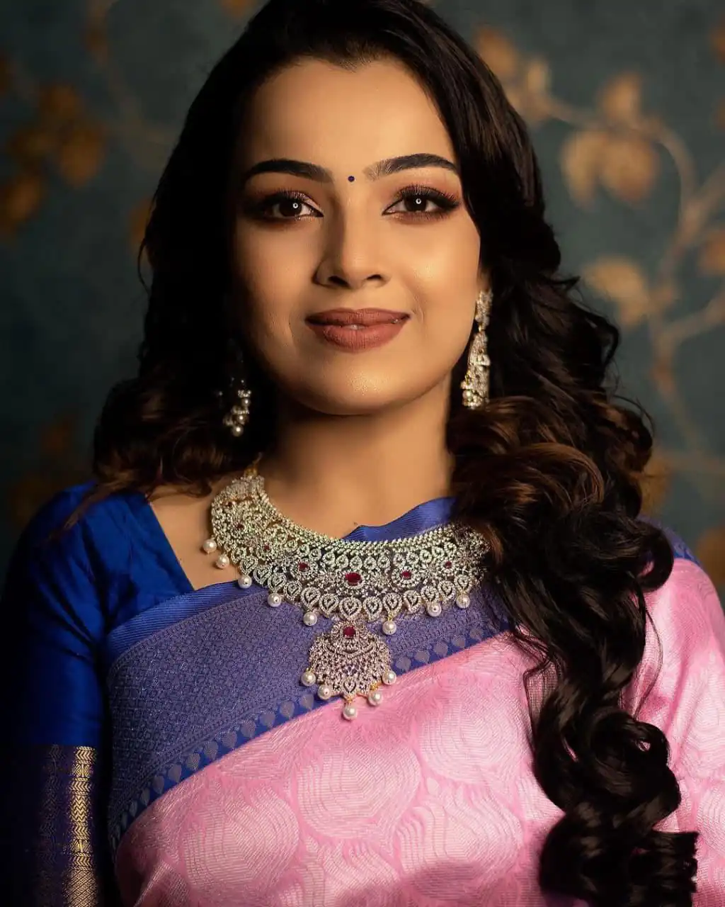ES 8150 Light Pink Color Soft Lichi Silk Beautiful Design Work Saree Casual, Wedding, Party, Festive, Events Etc. Expected Delivery 4-6 Working Days @1499/- | Designer Sarees, Embroidered Sarees, Sarees, Bollywood Sarees, Creative Sarees, Ethnic Saree, Modern Digital sarees, Party Wear Sarees
