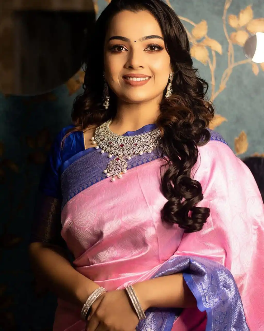 ES 8150 Light Pink Color Soft Lichi Silk Beautiful Design Work Saree Casual, Wedding, Party, Festive, Events Etc. Expected Delivery 4-6 Working Days @1499/- | Designer Sarees, Embroidered Sarees, Sarees, Bollywood Sarees, Creative Sarees, Ethnic Saree, Modern Digital sarees, Party Wear Sarees