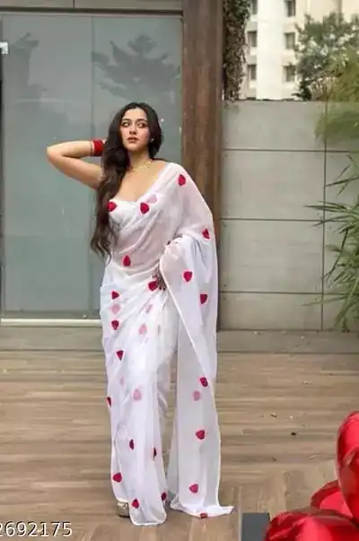 DDH LOVING White Color Georgette With Hart Gmathi Work Saree Events Casual, Wedding, Festive, Events Etc. Expected Delivery  4-6 Working Days @1499/- | Designer Sarees, Sarees, Bollywood Sarees, Creative Sarees, Embroidered Sarees, Ethnic Saree, Modern Digital sarees, Party Wear Sarees