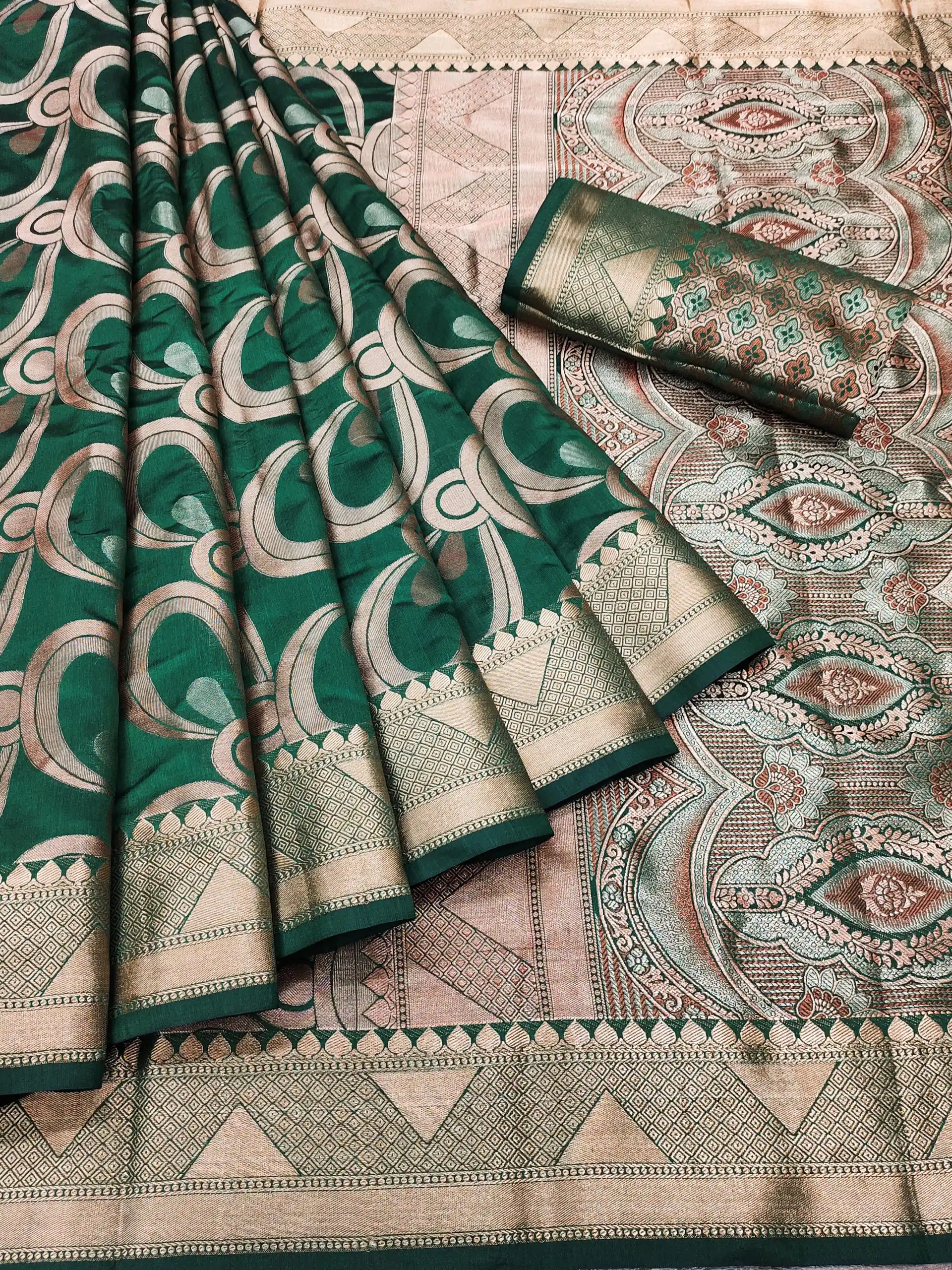 MB 3278 Green Color Soft Lichi Silk Beautiful Cooper Zari Saree Casual, Wedding, Party, Festival, Events, Etc. Expected Delivery 4-6 Working Days @1699/- | Designer Sarees, Sarees, Bollywood Sarees, Creative Sarees, Embroidered Sarees, Ethnic Saree, Modern Digital sarees, Party Wear Sarees
