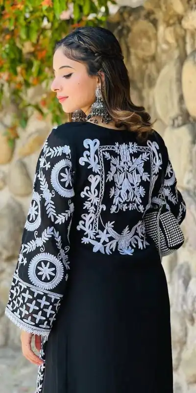 RTC 5624 Black Color Foix Georgette Chine Stitched Salwar Suit Wedding, Party, Festive, Events Etc. Expected Delivery 4-6 Working Days @2149/- | Jump Suits, Salwar suit, Casual Suits, Creative suits, Designer Suits, Palazzo Suits, Party Wear Suits, Patiala Suits, Straight Suits