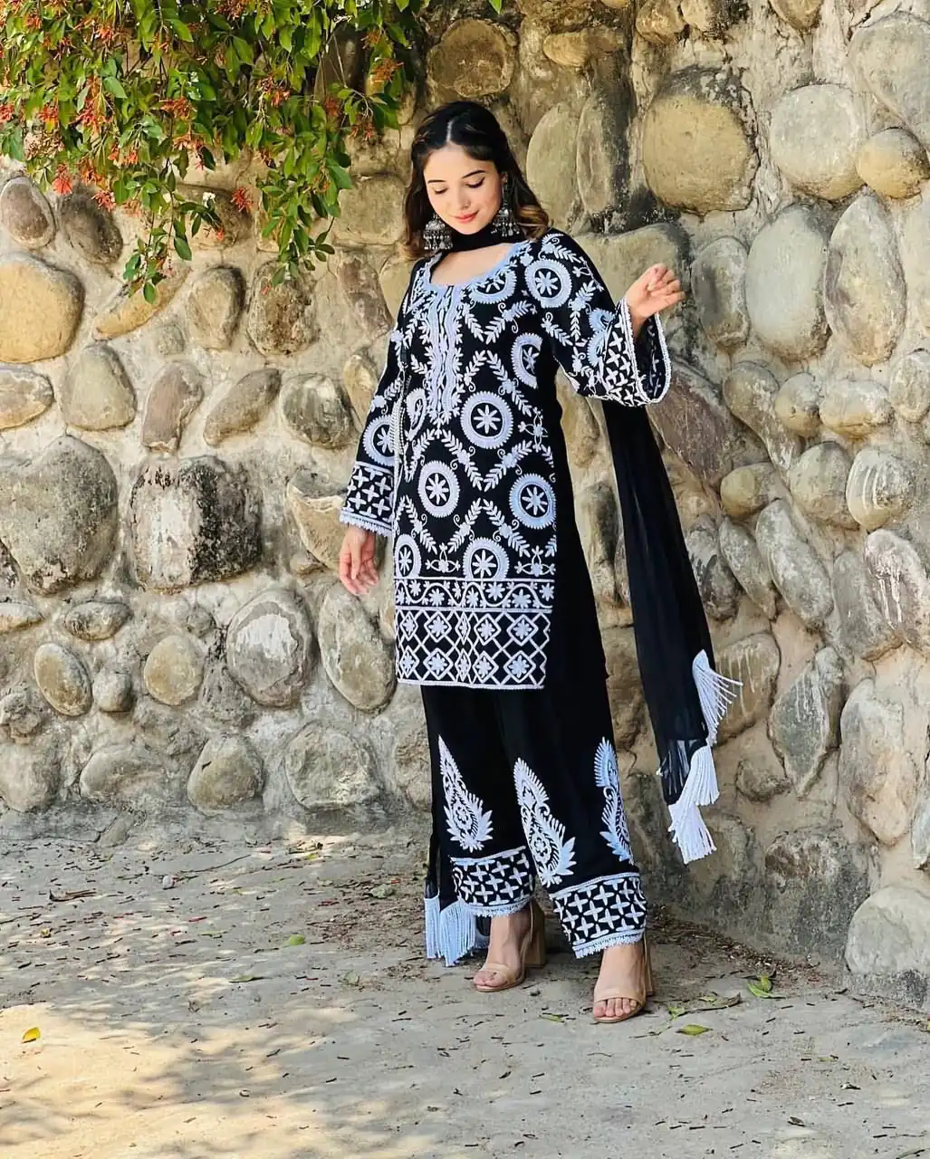 RTC 5624 Black Color Foix Georgette Chine Stitched Salwar Suit Wedding, Party, Festive, Events Etc. Expected Delivery 4-6 Working Days @2149/- | Jump Suits, Salwar suit, Casual Suits, Creative suits, Designer Suits, Palazzo Suits, Party Wear Suits, Patiala Suits, Straight Suits