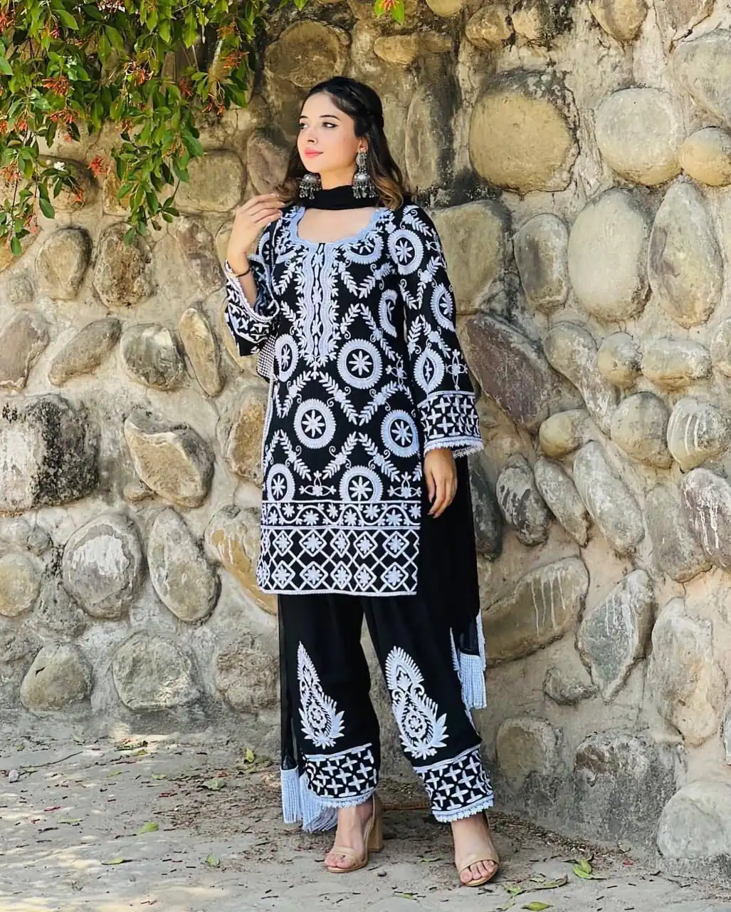 RTC 5624 Black Color Foix Georgette Chine Stitched Salwar Suit Wedding, Party, Festive, Events Etc. Expected Delivery 4-6 Working Days @2149/- | Jump Suits, Salwar suit, Casual Suits, Creative suits, Designer Suits, Palazzo Suits, Party Wear Suits, Patiala Suits, Straight Suits