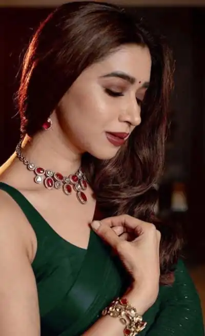 BT 236 Green Color Georgette Thread With Sequence Work Saree Casual, Party Wear, Traditional Wear, Wedding Events .Expected Delivery 4-6 Working Days@1799 | Designer Sarees, Sarees, Bollywood Sarees, Creative Sarees, Ethnic Saree, Modern Digital sarees, Party Wear Sarees