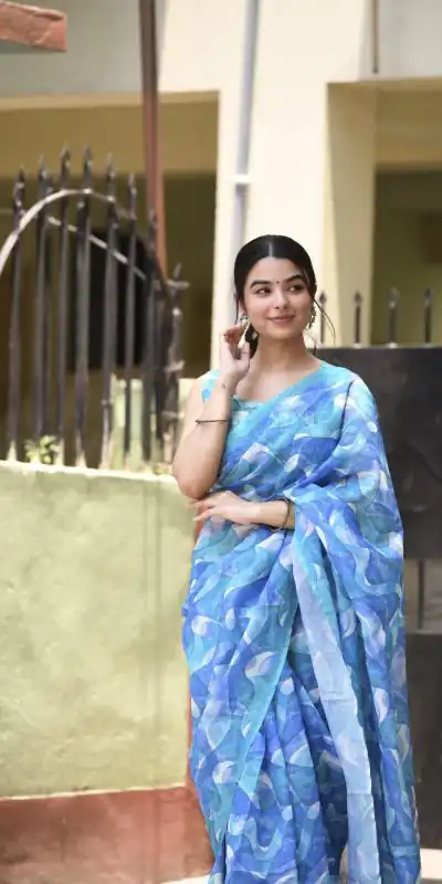 Veechis 111 Royal Blue Color Linen Beautiful Digital Printed Work Saree Casual, Party Festive, Events. Expected Delivery 4-6 Working Days @1549/- | Designer Sarees, Sarees, Bollywood Sarees, Creative Sarees, Embroidered Sarees, Modern Digital sarees, Party Wear Sarees