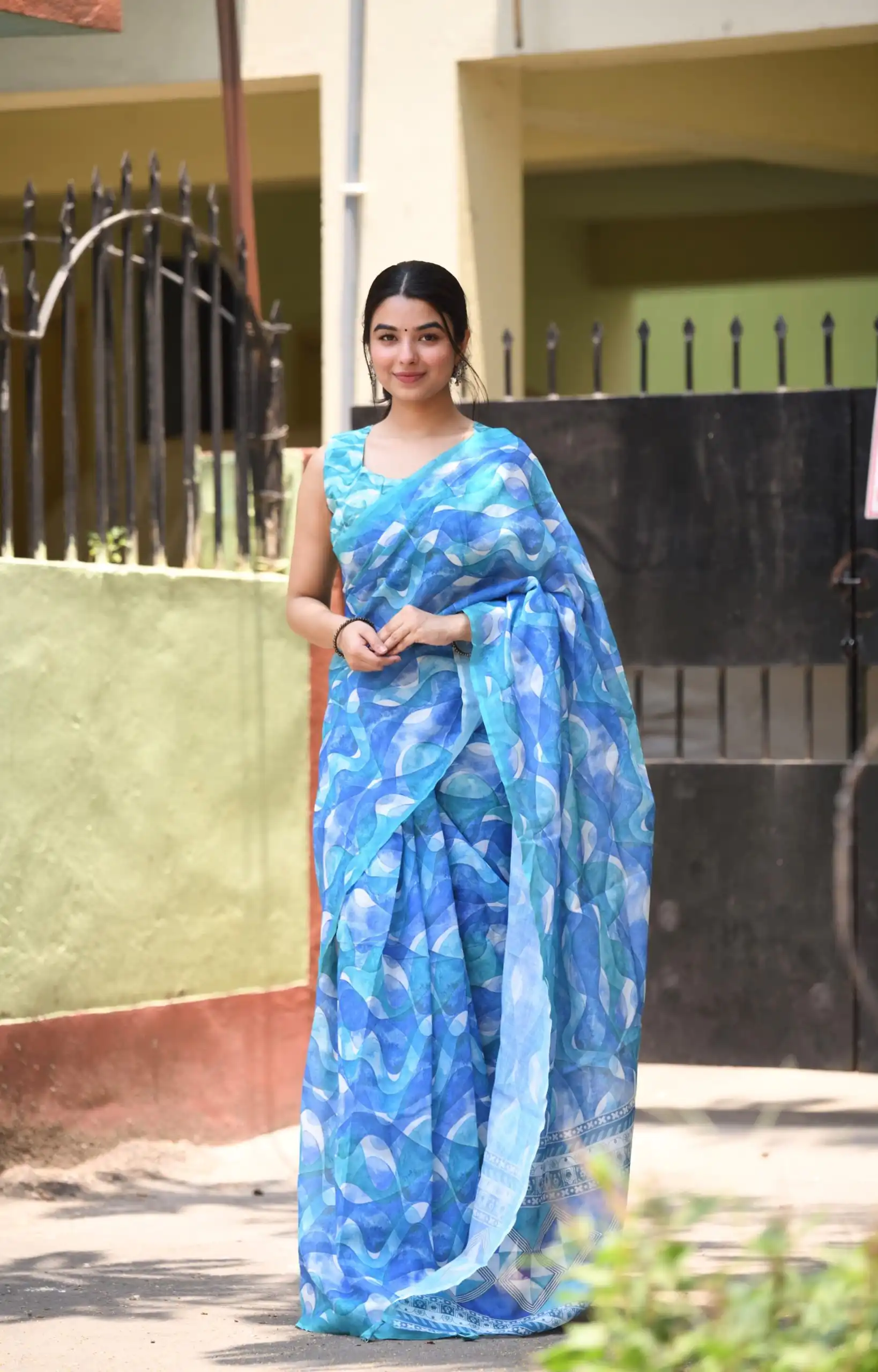 Veechis 111 Royal Blue Color Linen Beautiful Digital Printed Work Saree Casual, Party Festive, Events. Expected Delivery 4-6 Working Days @1549/- | Designer Sarees, Sarees, Bollywood Sarees, Creative Sarees, Embroidered Sarees, Modern Digital sarees, Party Wear Sarees