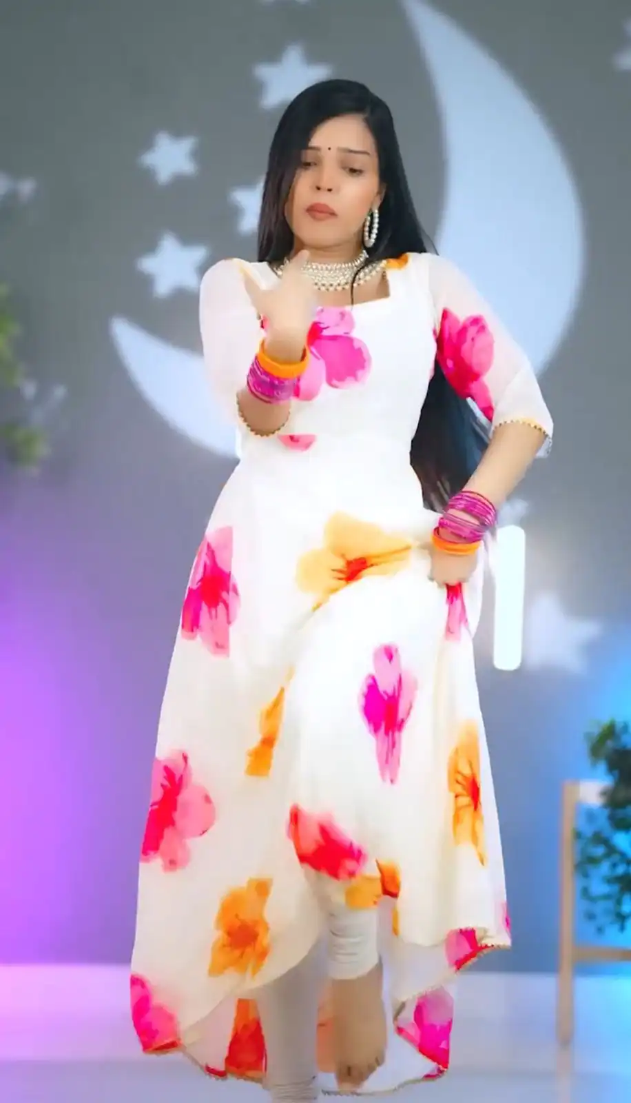 PC 377 White Color Fox Georgette Digital Printed Work Gown Casual, Party Wear, Events, Festivals Wear Etc. Expected Delivery 4-6 Working Days @1779/- | Gowns, Bollywood Gowns, Creative Gowns, Designer Gowns, Embroidered Gowns, Party Wear Gowns