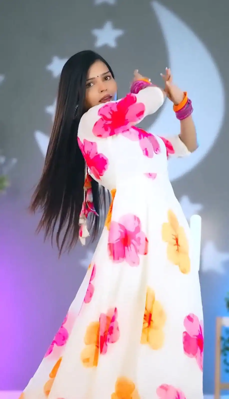 PC 377 White Color Fox Georgette Digital Printed Work Gown Casual, Party Wear, Events, Festivals Wear Etc. Expected Delivery 4-6 Working Days @1779/- | Gowns, Bollywood Gowns, Creative Gowns, Designer Gowns, Embroidered Gowns, Party Wear Gowns