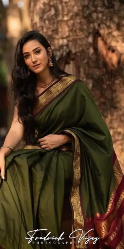 KP 5004 Green Color Soft Lichi Silk Jacquard On All Over Saree Casual, Party Wear, Wedding, Events Etc. Expected Delivery 4-6 Working Days @1449/- | Designer Sarees, Embroidered Sarees, Sarees, Bollywood Sarees, Creative Sarees, Ethnic Saree, Modern Digital sarees, Party Wear Sarees