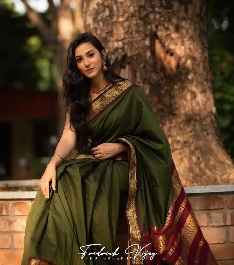KP 5004 Green Color Soft Lichi Silk Jacquard On All Over Saree Casual, Party Wear, Wedding, Events Etc. Expected Delivery 4-6 Working Days @1449/- | Designer Sarees, Embroidered Sarees, Sarees, Bollywood Sarees, Creative Sarees, Ethnic Saree, Modern Digital sarees, Party Wear Sarees