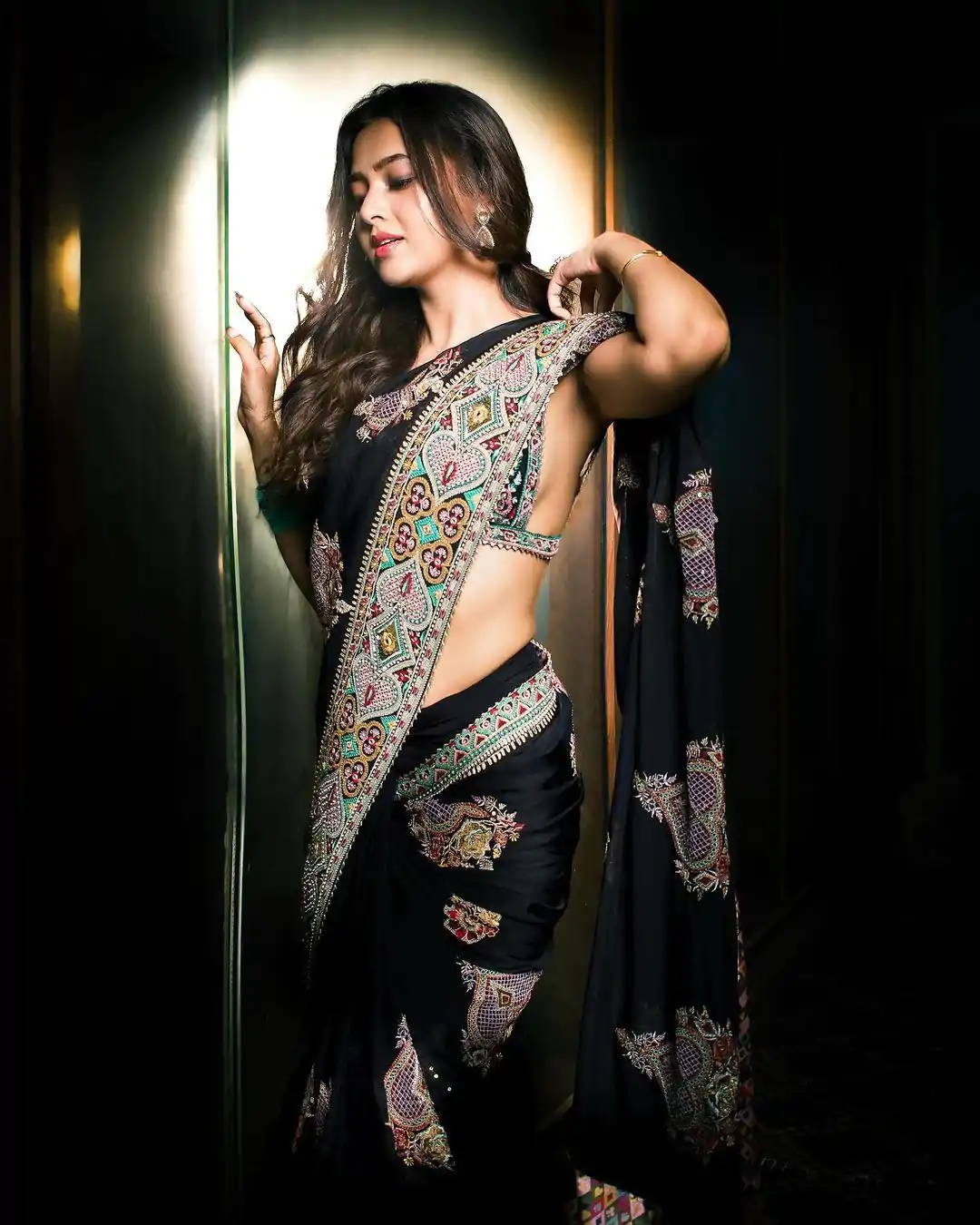 LG 1858 Black Color Georgette Embroidered Sequence Saree  Party, Wedding, Festive, Events Etc., Expected Delivery 4-6 Working Days@2049/- Only | Designer Sarees, Sarees, Bollywood Sarees, Creative Sarees, Embroidered Sarees, Ethnic Saree, Party Wear Sarees