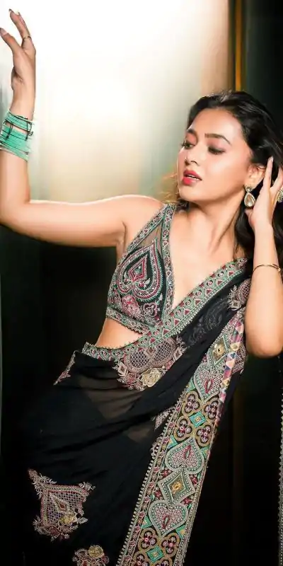 LG 1858 Black Color Georgette Embroidered Sequence Saree  Party, Wedding, Festive, Events Etc., Expected Delivery 4-6 Working Days@2049/- Only | Designer Sarees, Sarees, Bollywood Sarees, Creative Sarees, Embroidered Sarees, Ethnic Saree, Party Wear Sarees