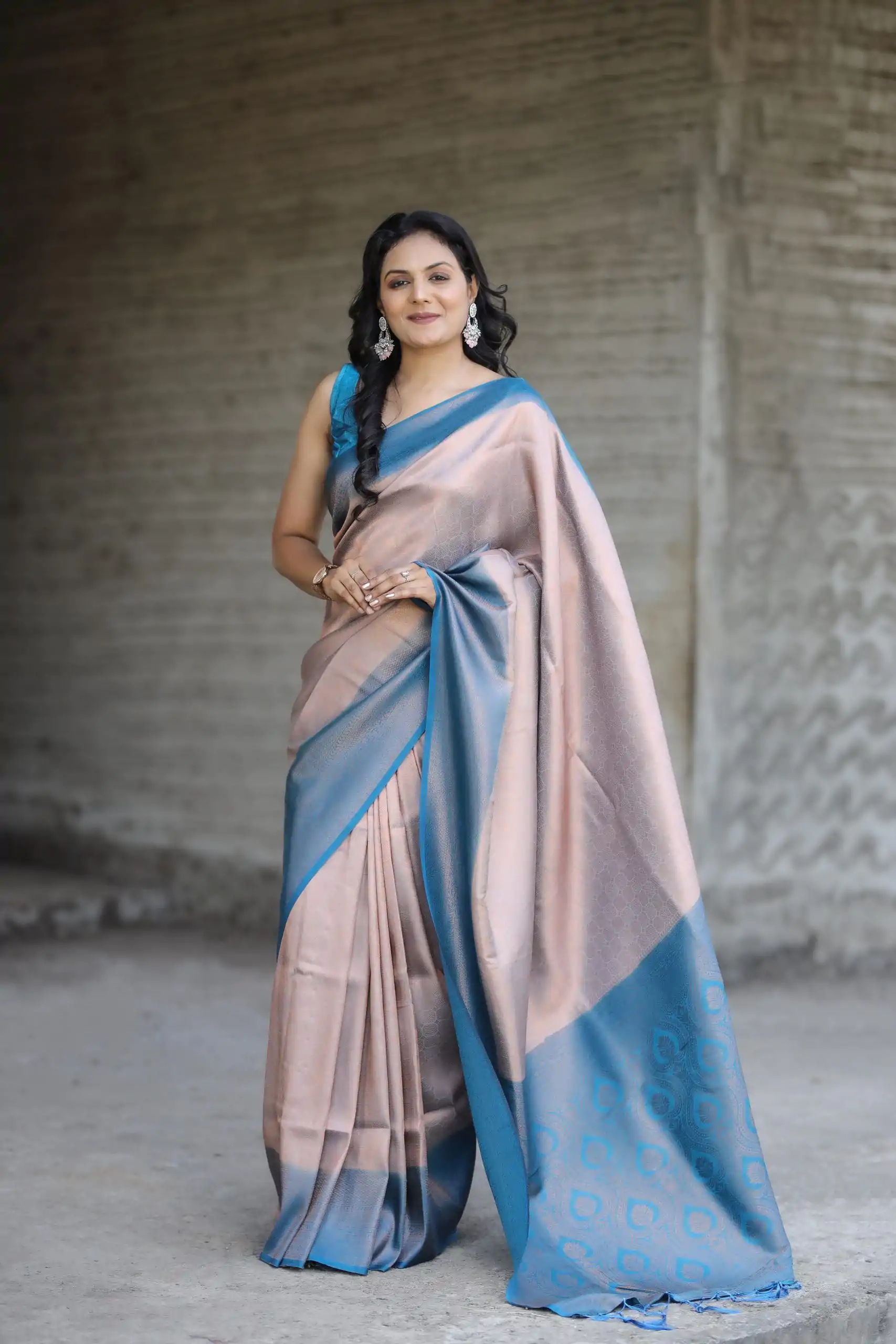 GK Kubera Grey Color Soft Silk Beautiful Rich Pallu All Over Saree Events Casual Wedding Festive . Expected Delivery 4-6 Working Days @1999/- | Designer Sarees, Sarees, Bollywood Sarees, Creative Sarees, Embroidered Sarees, Ethnic Saree, Modern Digital sarees, Party Wear Sarees