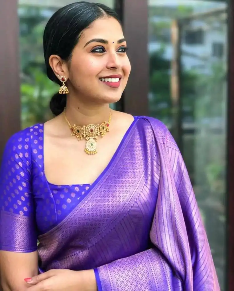 KP 4009 Violet Color Soft Lichi Silk Jacquard On All Over Saree Casual, Party Wear, Wedding, Events Etc. Expected Delivery 4-6 Working Days @1299/- | Designer Sarees, Sarees, Bollywood Sarees, Creative Sarees, Embroidered Sarees, Ethnic Saree, Modern Digital sarees, Party Wear Sarees