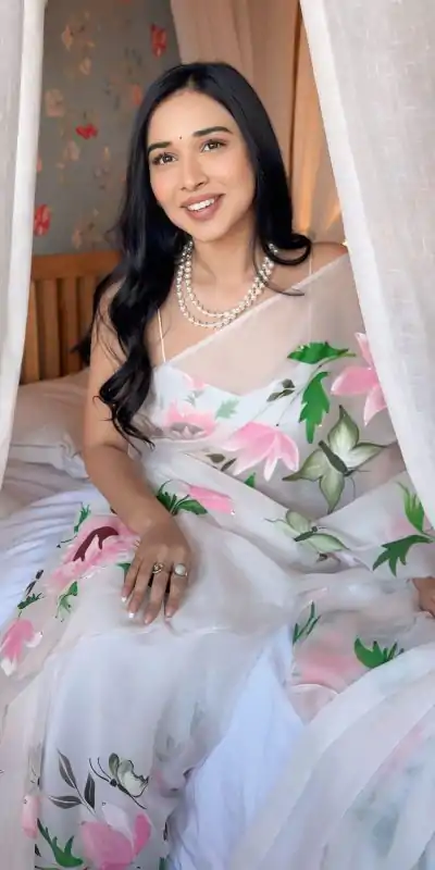 SC 280 White Color Pure Soft Georgette Silk Design All Over Saree , Party Wear, Events, Festivals Expected Delivery 4-6 Working Days 1599/- | Designer Sarees, Sarees, Bollywood Sarees, Creative Sarees, Embroidered Sarees, Ethnic Saree, Modern Digital sarees, Party Wear Sarees