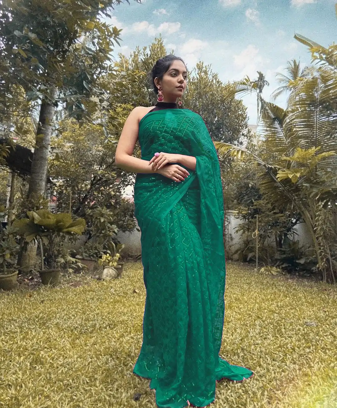 KT 201 Green Color Georgette Fancy Sequence Work Saree Casual, Party Wear, Wedding   Expected Delivery 4-6 Working Days@1649/- | Designer Sarees, Sarees, Bollywood Sarees, Creative Sarees, Embroidered Sarees, Party Wear Sarees