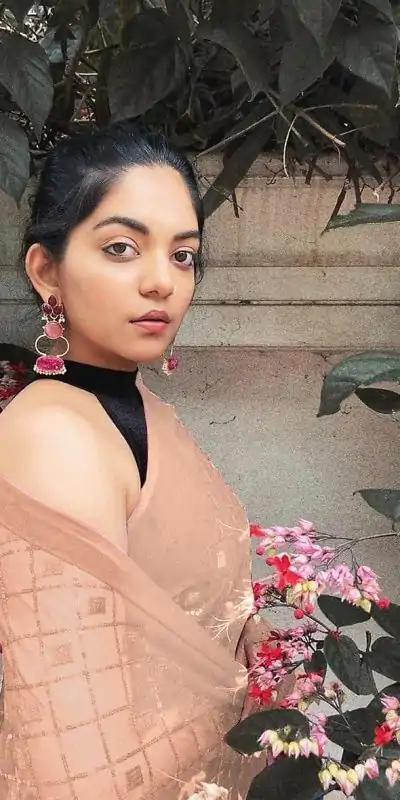 KT 201 Light Orange Color Georgette Fancy Sequence Work Saree Casual, Party Wear, Wedding   Expected Delivery 4-6 Working Days@1649/- | Designer Sarees, Sarees, Bollywood Sarees, Creative Sarees, Embroidered Sarees, Party Wear Sarees