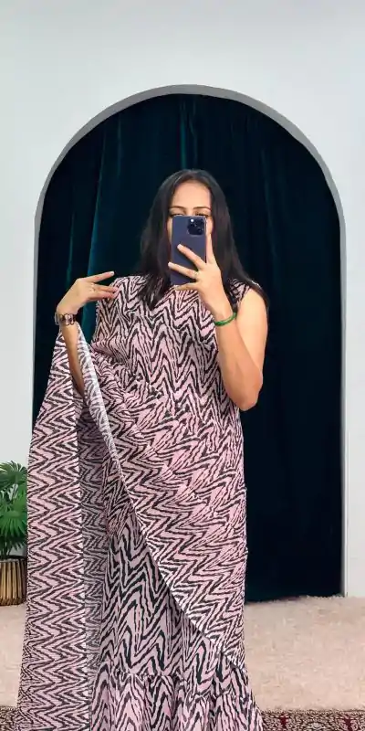 ST 1051 Peach Color Georgette Digital Printed Ruffle Gown Saree Casual, Wedding, Party, Festive, Events Etc. Expected Delivery 4-6 Working Days @1849/- | Designer Sarees, Sarees, Bollywood Sarees, Creative Sarees, Embroidered Sarees, Ethnic Saree, Modern Digital sarees, Party Wear Sarees