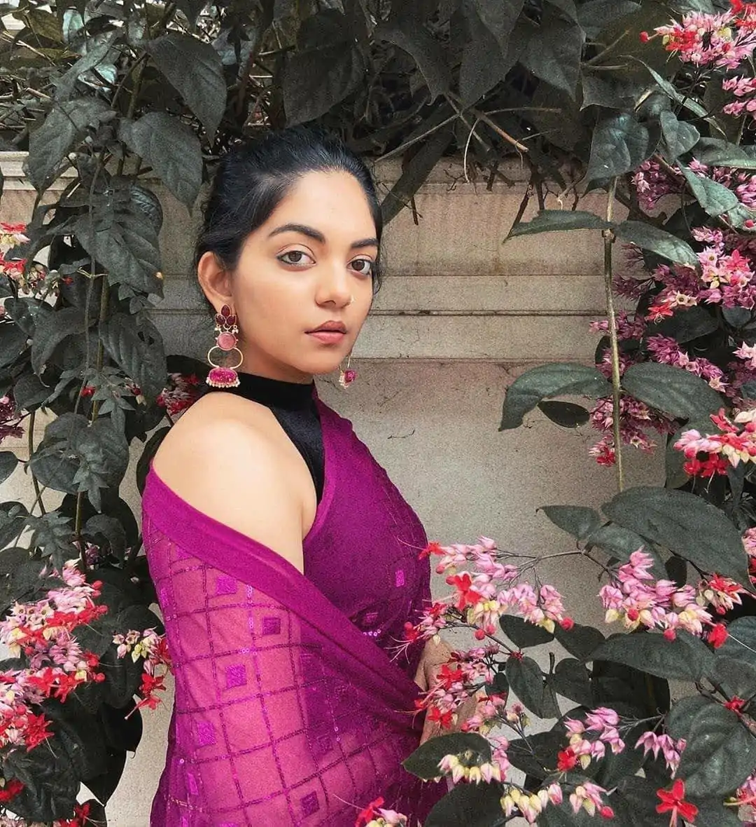 KT 201 Pink Color Georgette Fancy Sequence Work Saree Casual, Party Wear, Wedding   Expected Delivery 4-6 Working Days@1649/- | Designer Sarees, Sarees, Bollywood Sarees, Creative Sarees, Embroidered Sarees, Party Wear Sarees