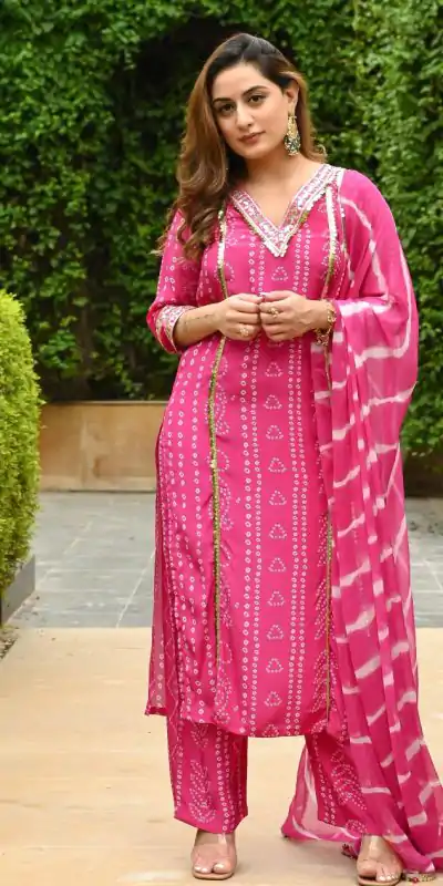 SRK 5061 Pink Color Georgette Digital Printed Embroidery Salwar Suit Casual, Wedding, Party, Festive, Events . Expected Delivery 4-6 Working Days @1899/- | Casual Suits, Salwar suit, Creative suits, Designer Suits, Palazzo Suits, Party Wear Suits, Patiala Suits, Straight Suits