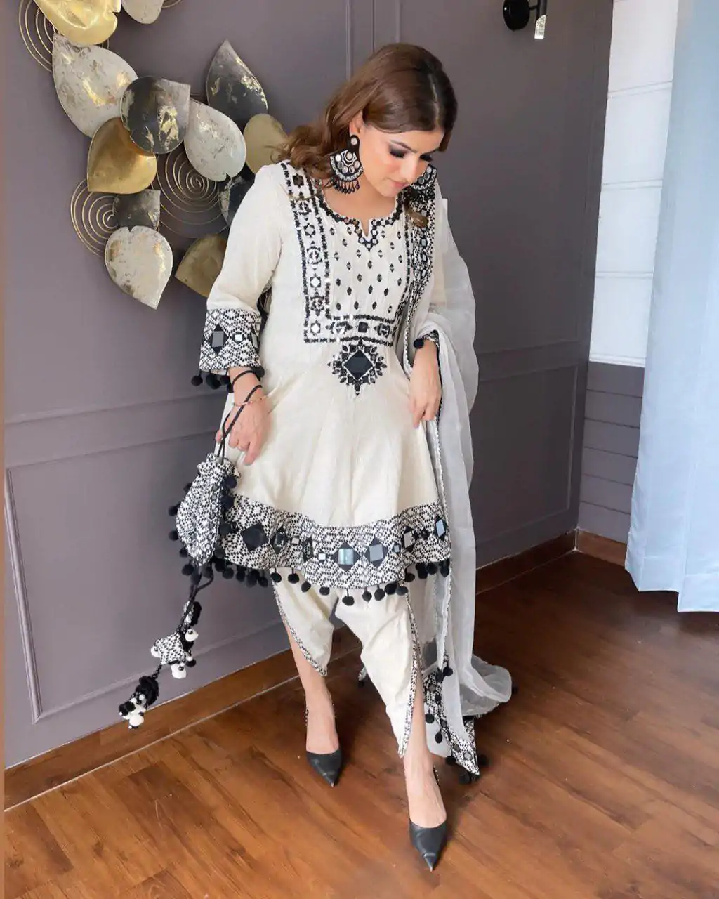LG 1717 White Color Rajwadi Silk Embroidery Real Mirror Salwar Suit Casual, Wedding, Party, Festive, Events . Expected Delivery  4-6 Working Days @2299/- | Casual Suits, Salwar suit, Creative suits, Designer Suits, Palazzo Suits, Party Wear Suits, Patiala Suits, Straight Suits