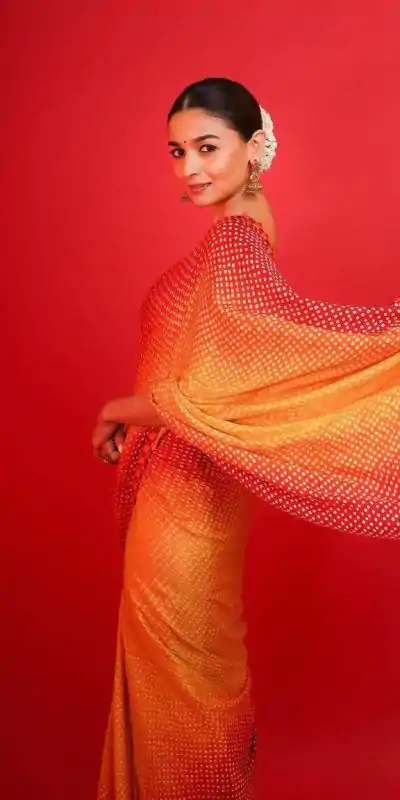 KT 196 Maroon & Yellow Color Heavy Sattin Crepe Reap Silk Saree Casual, Party Wear, Wedding   Expected Delivery 4-6 Working Days@1699/- | Designer Sarees, Embroidered Sarees, Sarees, Bollywood Sarees, Creative Sarees, Party Wear Sarees