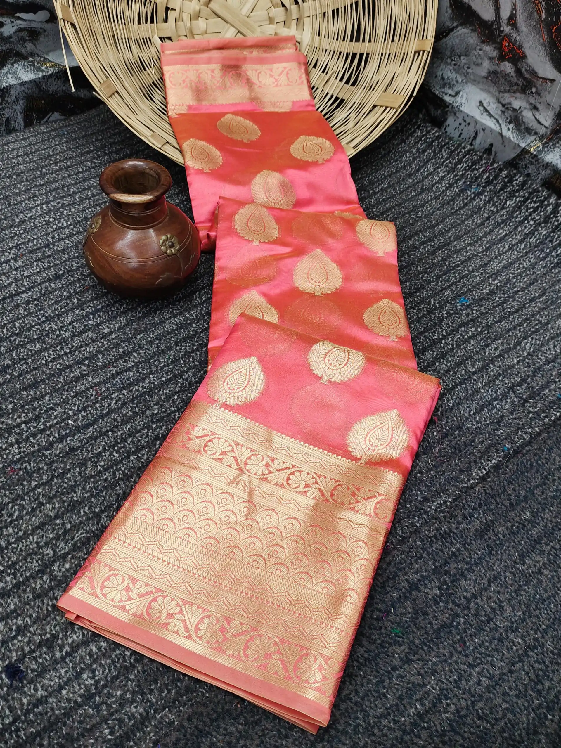 MB 3246 Salmon Color Organza Silk Beautiful Gold Zari Saree Casual, Wedding, Party, Festival, Events, Etc. Expected Delivery 4-6 Working Days @1599/- | Designer Sarees, Embroidered Sarees, Sarees, Bollywood Sarees, Creative Sarees, Ethnic Saree, Modern Digital sarees, Party Wear Sarees