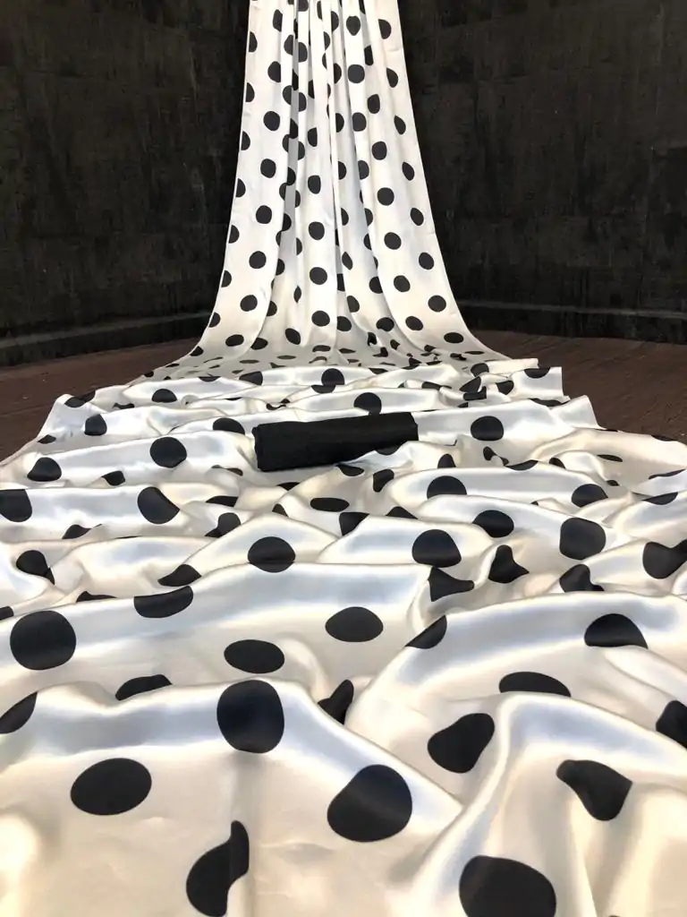 Veechis FLORAL White Color Heavy Devsena Soft Silk Beautiful Digital Printed Saree Casual, Party Festive, Events. Expected Delivery 4-6 Working Days @1499 | Designer Sarees, Embroidered Sarees, Sarees, Bollywood Sarees, Creative Sarees, Modern Digital sarees, Party Wear Sarees