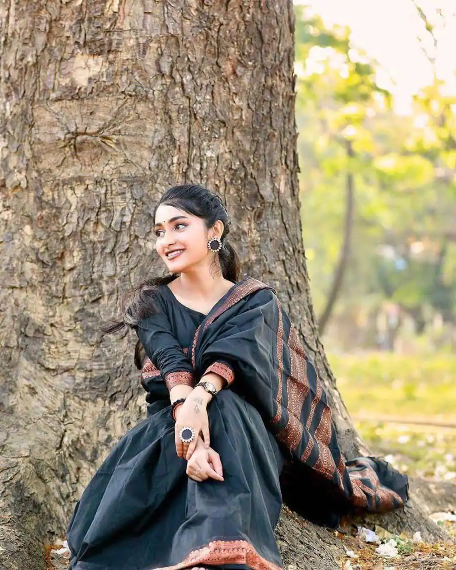 DDF COPPER Black Color Banarasi Soft Silk Ordinary Design Saree Casual, Party Wear, Events, Festivals Wear Etc. Expected Delivery 4-6 Working Days 1399/- | Designer Sarees, Embroidered Sarees, Sarees, Bollywood Sarees, Creative Sarees, Ethnic Saree, Modern Digital sarees, Party Wear Sarees