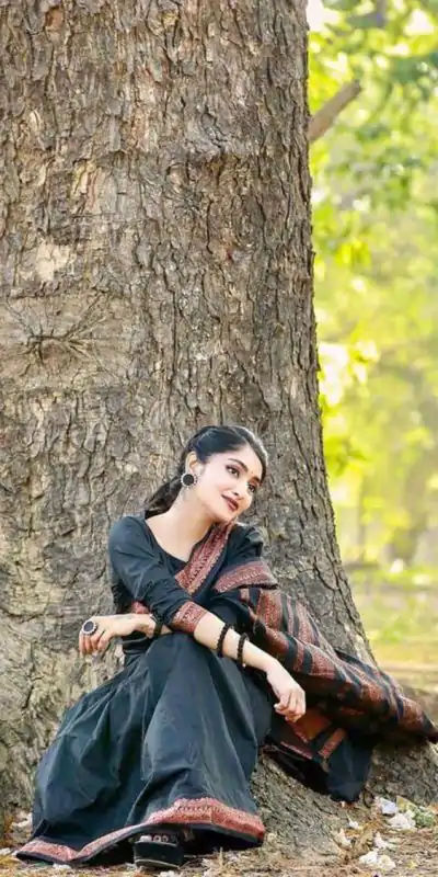 DDF COPPER Black Color Banarasi Soft Silk Ordinary Design Saree Casual, Party Wear, Events, Festivals Wear Etc. Expected Delivery 4-6 Working Days 1399/- | Designer Sarees, Embroidered Sarees, Sarees, Bollywood Sarees, Creative Sarees, Ethnic Saree, Modern Digital sarees, Party Wear Sarees