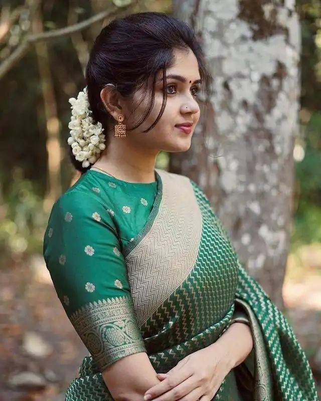 DDF PAYAL GreenColor Soft Lichi Silk Ordinary Design Rich Pallu Saree Casual, Party Wear, Events, Festivals Etc. Expected Delivery 4-6 Working Days 1349/ | Designer Sarees, Embroidered Sarees, Sarees, Bollywood Sarees, Creative Sarees, Ethnic Saree, Modern Digital sarees, Party Wear Sarees