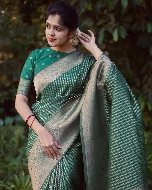 DDF PAYAL GreenColor Soft Lichi Silk Ordinary Design Rich Pallu Saree Casual, Party Wear, Events, Festivals Etc. Expected Delivery 4-6 Working Days 1349/ | Designer Sarees, Embroidered Sarees, Sarees, Bollywood Sarees, Creative Sarees, Ethnic Saree, Modern Digital sarees, Party Wear Sarees