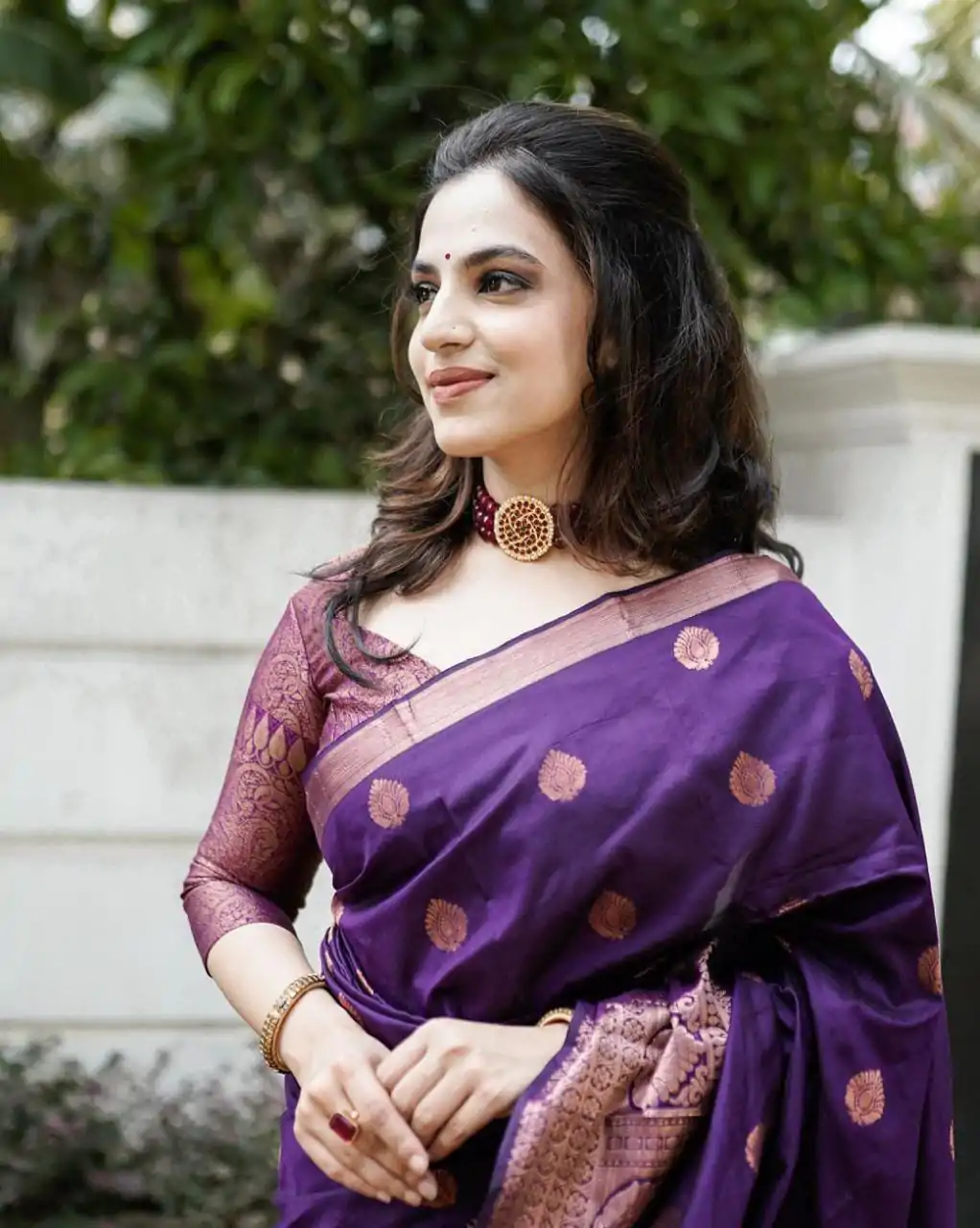 ES 8163 Royal Blue Color Soft Lichi Silk Butti Work Saree Casual, Wedding, Party, Festive, Events Etc. Expected Delivery 4-6 Working Days @1399/- | Designer Sarees, Embroidered Sarees, Sarees, Bollywood Sarees, Creative Sarees, Ethnic Saree, Modern Digital sarees, Party Wear Sarees