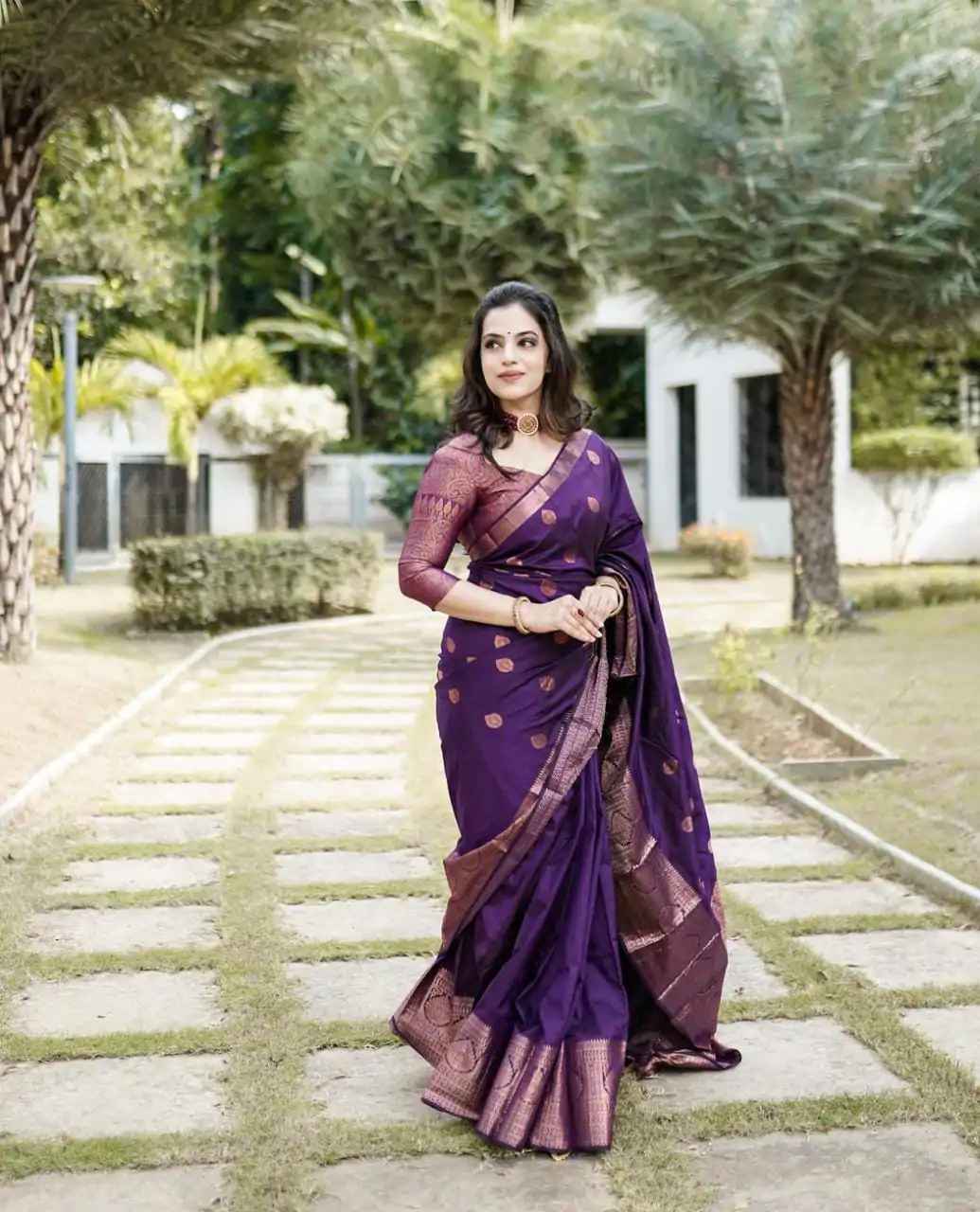 ES 8163 Royal Blue Color Soft Lichi Silk Butti Work Saree Casual, Wedding, Party, Festive, Events Etc. Expected Delivery 4-6 Working Days @1399/- | Designer Sarees, Embroidered Sarees, Sarees, Bollywood Sarees, Creative Sarees, Ethnic Saree, Modern Digital sarees, Party Wear Sarees