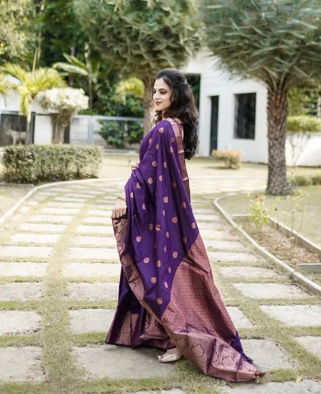 ES 8163 Royal Blue Color Soft Lichi Silk Butti Work Saree Casual, Wedding, Party, Festive, Events Etc. Expected Delivery 4-6 Working Days @1399/- | Designer Sarees, Embroidered Sarees, Sarees, Bollywood Sarees, Creative Sarees, Ethnic Saree, Modern Digital sarees, Party Wear Sarees