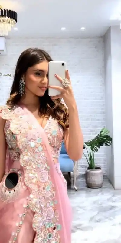 LG 607 Peach Color Georgette Embroidered Sequence Saree Party, Wedding, Festive, Events Etc., Expected Delivery 4-6 Working Days@1899/- Only | Designer Sarees, Embroidered Sarees, Sarees, Bollywood Sarees, Creative Sarees, Ethnic Saree, Party Wear Sarees