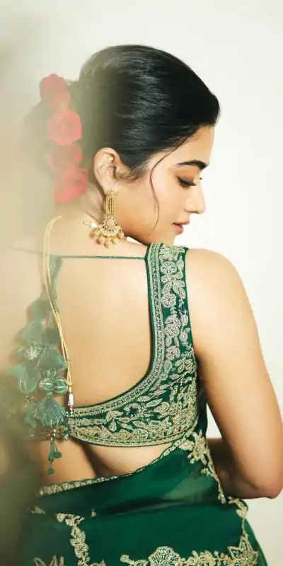LG 1866 A Green Color Organza Silk Embroidered Sequence Saree Party, Wedding, Festive, Events Etc., Expected Delivery 4-6 Working Days@1899/- Only | Designer Sarees, Embroidered Sarees, Sarees, Bollywood Sarees, Creative Sarees, Ethnic Saree, Party Wear Sarees