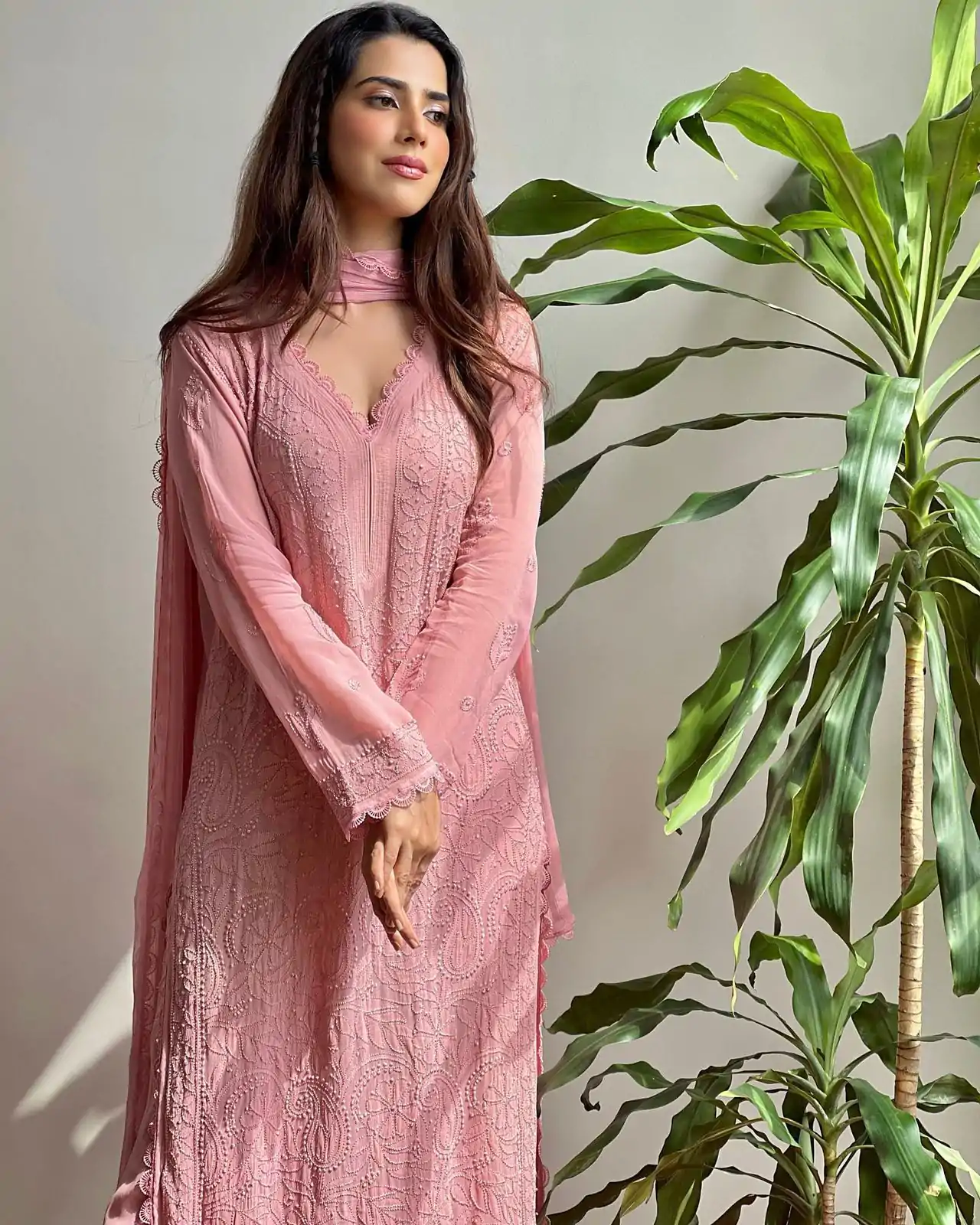 BE 170 Baby Pink Color Georgette Thread Embroidery Salwar Suit Wedding, Party, Festive events, etc.  Expected Delivery  4-6 Working Days @1999/- | Casual Suits, Salwar suit, Creative suits, Designer Suits, Palazzo Suits, Party Wear Suits, Patiala Suits, Straight Suits