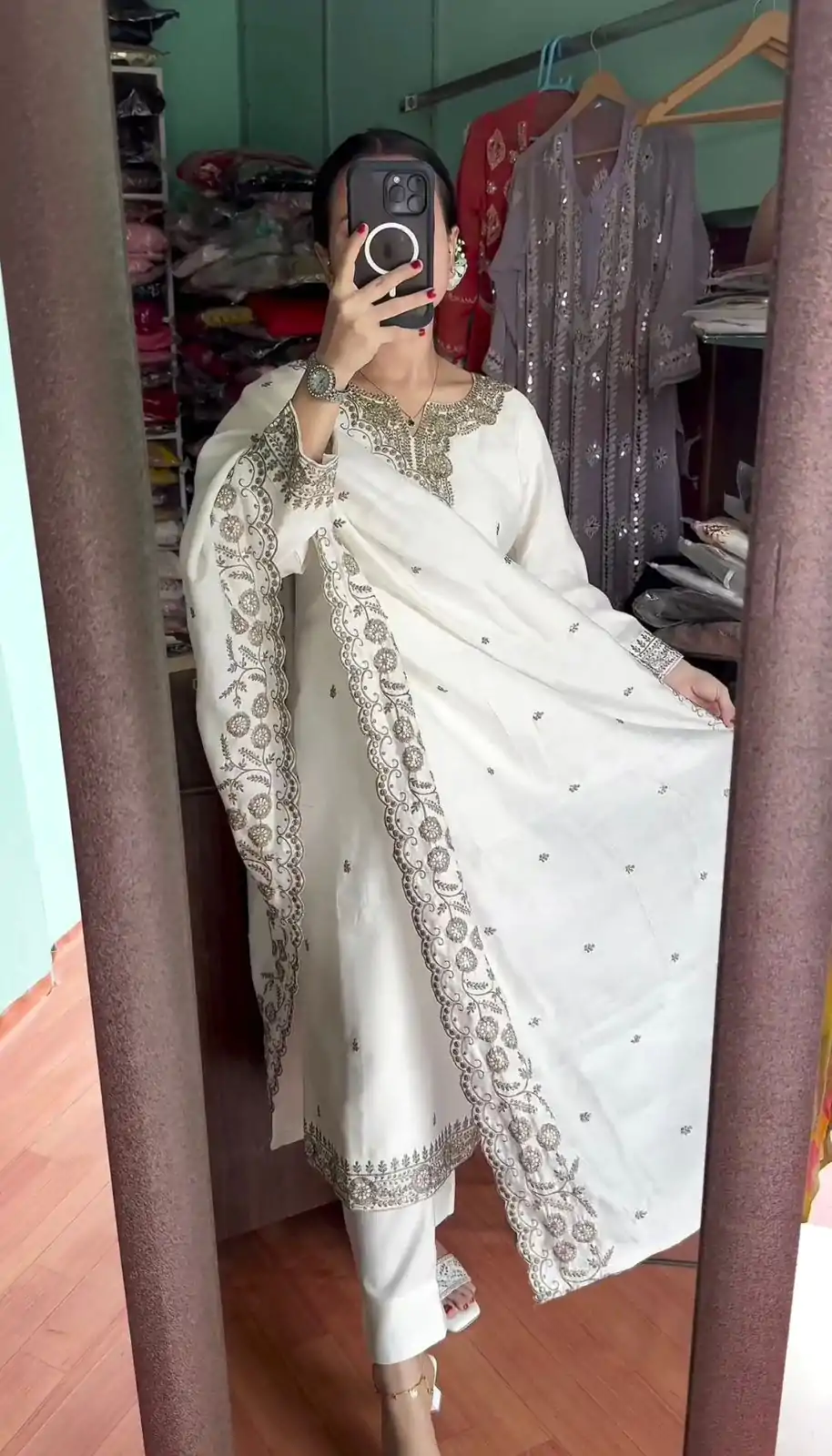 SRK 5178 White Color Chinnon Silk Sequence Salwar Suit Wedding, Party, Festive, Events Expected Delivery 4-6 Working Days @ 1899/- | Casual Suits, Jump Suits, Salwar suit, Creative suits, Designer Suits, Palazzo Suits, Party Wear Suits, Patiala Suits, Straight Suits