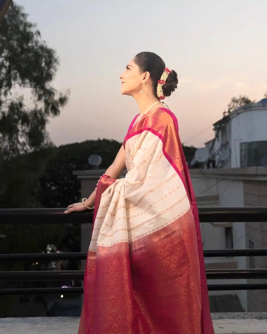 DDF SHRUTI 2 Golden Color Soft Lichi Silk Ordinary Design Rich Pallu Saree Casual, Party Wear, Events, Festivals Expected Delivery 4-6 Working @1499 | Designer Sarees, Embroidered Sarees, Sarees, Bollywood Sarees, Creative Sarees, Ethnic Saree, Modern Digital sarees, Party Wear Sarees