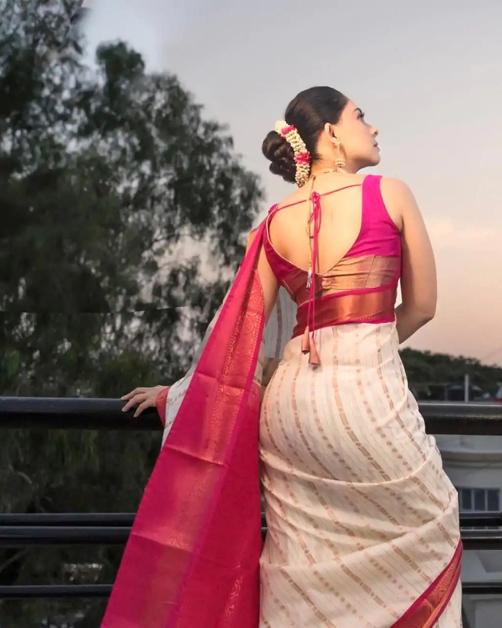 DDF SHRUTI 2 Golden Color Soft Lichi Silk Ordinary Design Rich Pallu Saree Casual, Party Wear, Events, Festivals Expected Delivery 4-6 Working @1499 | Designer Sarees, Embroidered Sarees, Sarees, Bollywood Sarees, Creative Sarees, Ethnic Saree, Modern Digital sarees, Party Wear Sarees